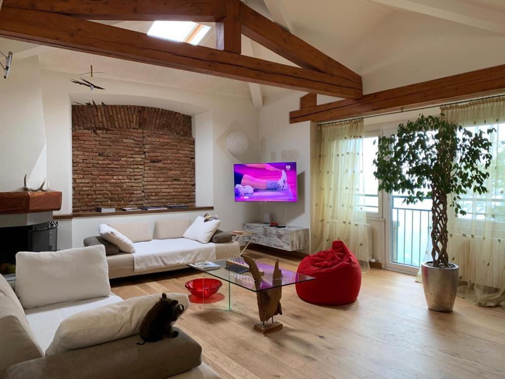 דירות ברונאטה The Cherry Garden House Loft Lusso מראה חיצוני תמונה
