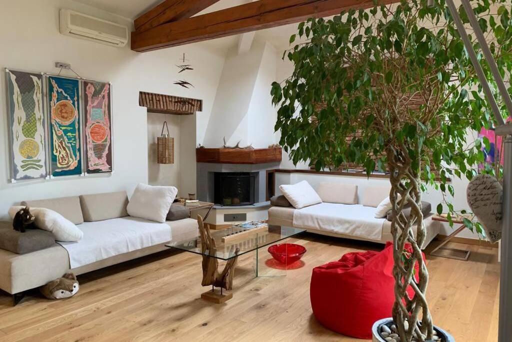 דירות ברונאטה The Cherry Garden House Loft Lusso מראה חיצוני תמונה
